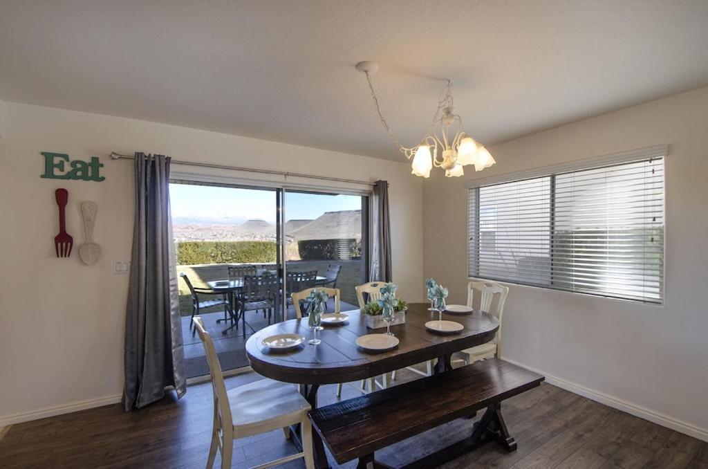704 Main Level 3 Bd Unit In Las Palmas, Shared Pool And Hot Tub, Great Clubhouse Amenities St. George Exteriör bild